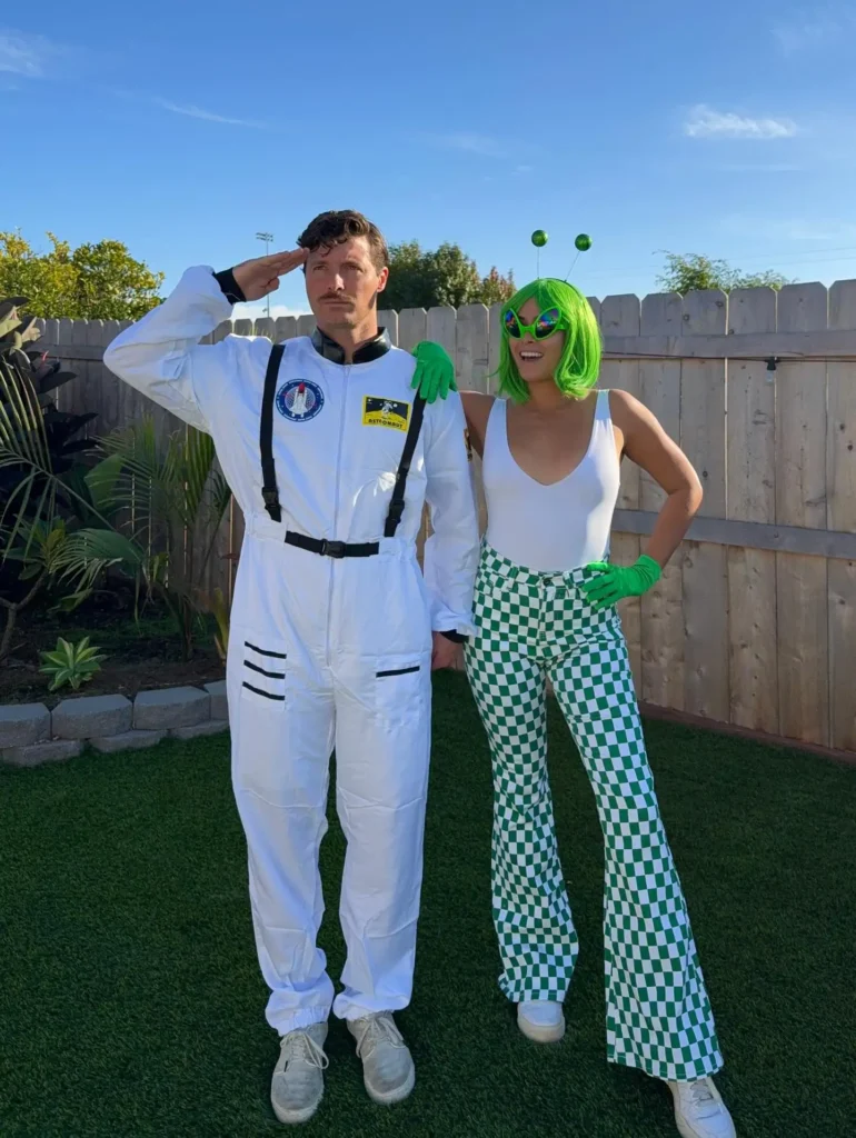 Astronaut and Alien