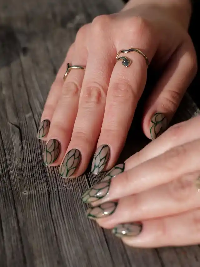 Birch Bark Texture Nails