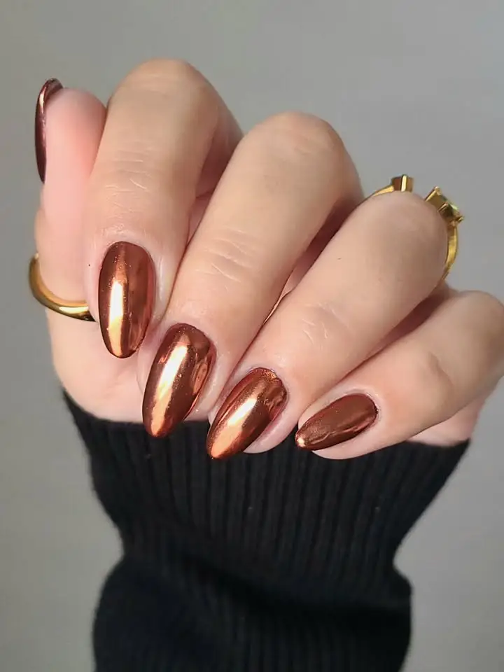 Bronze Metallic Outline Nails
