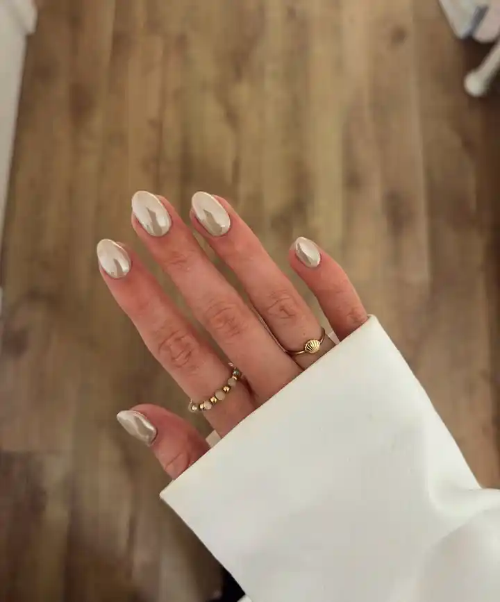 Candlelight Glow Glazed Nails