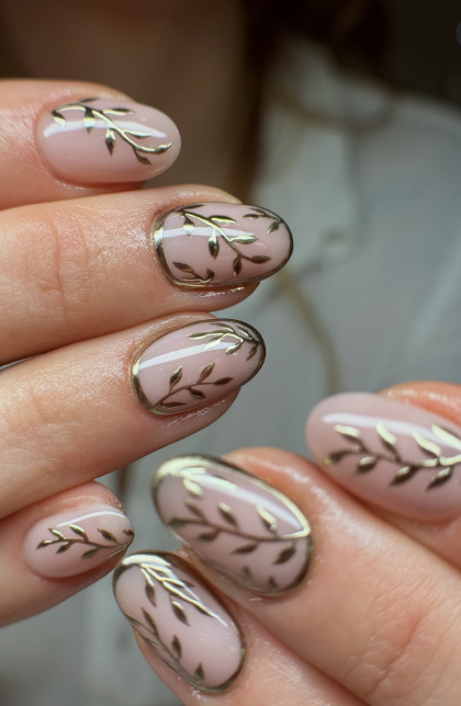Golden Vine Line Art Nails