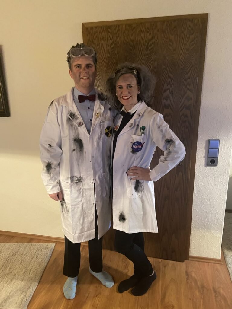  Mad Scientist and Lab Assistant Costume