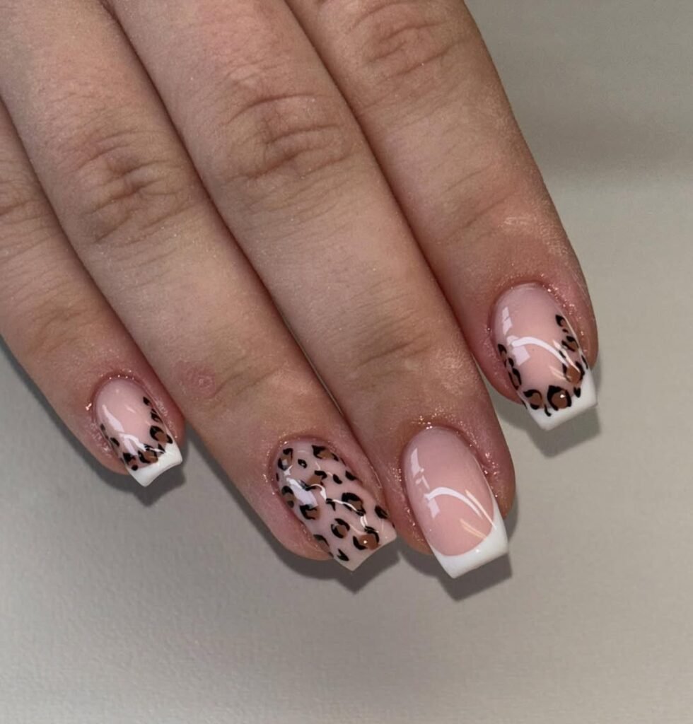 Mauve Leopard Print Accents