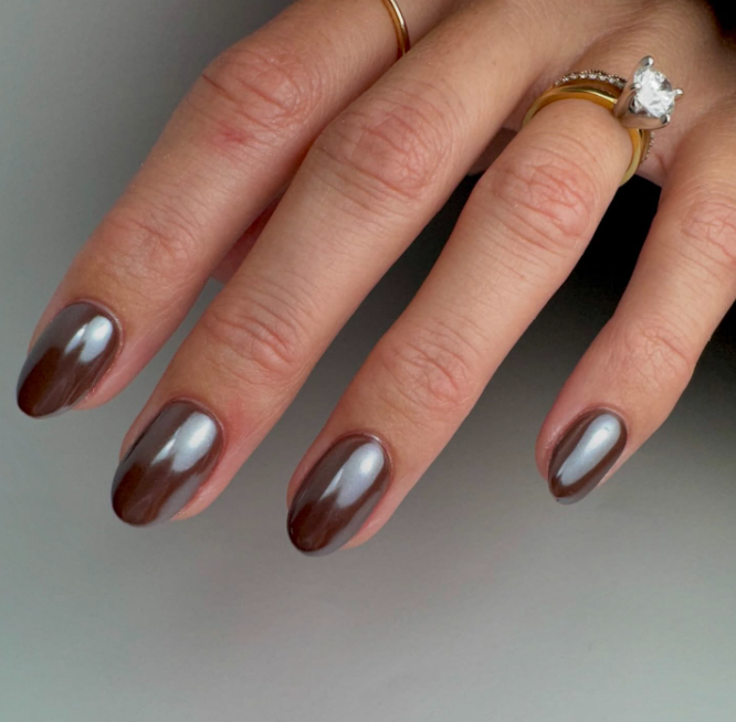 Mocha Chrome Accent Nails