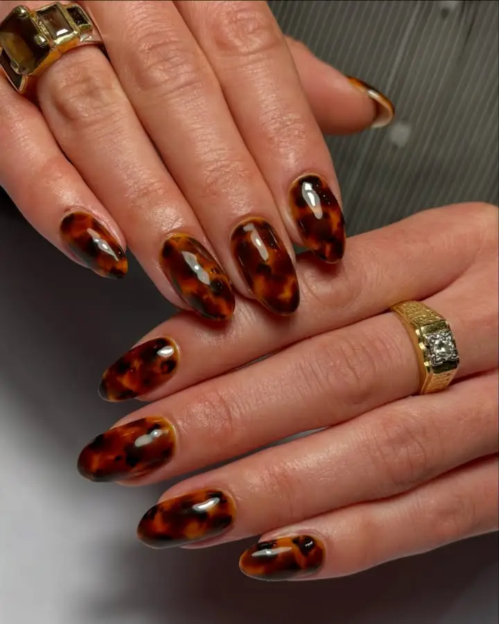 Tortoiseshell Pattern Nails